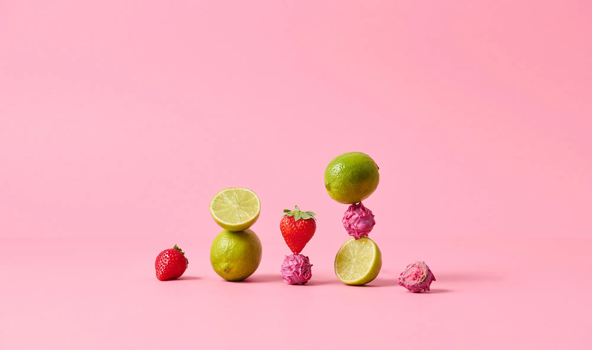 Erdbeer-Limette Trüffel mit Erdbeeren und Limetten